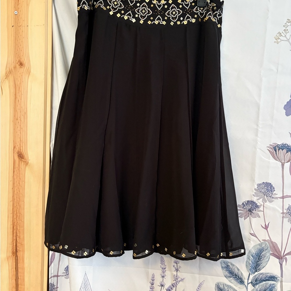 Worthington Elegant Black Garment with Gold Accents